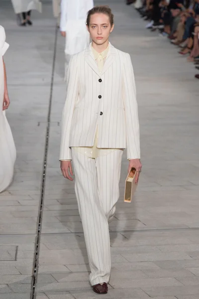Look 39